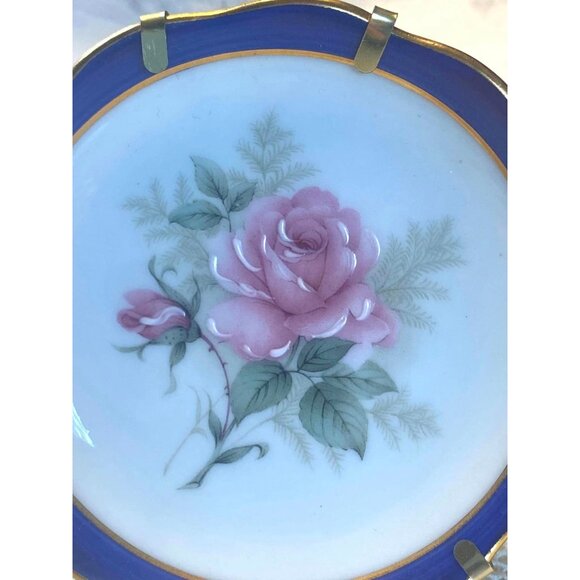 Vintage Limoges Porcelain Plate By Le Roy With Pink Roses & Gold Trim Made In Fr - Picture 2 of 6